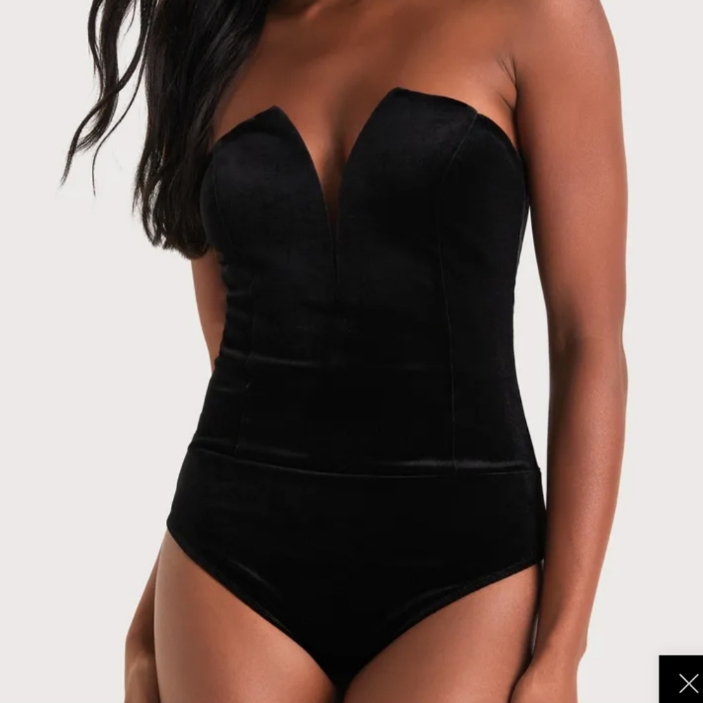 Lulu's Classic Black Top